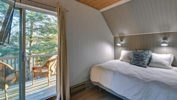 4 slaapkamers, een bureau, een strijkplank/strijkijzer, reisbedje