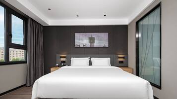 Premium Room | Premium bedding, down comforters, pillowtop beds, individually decorated