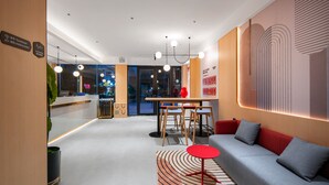 Lobby sitting area - Thank You Hotel Anyang Tianshi Town (Anyang)