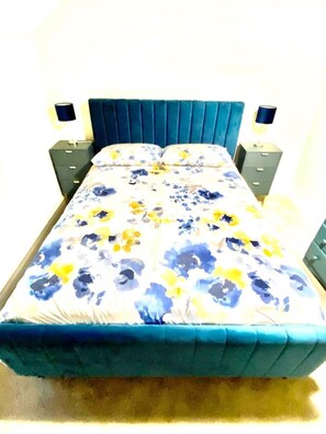 4 Schlafzimmer, Bügeleisen/Bügelbrett, kostenloses WLAN, Bettwäsche