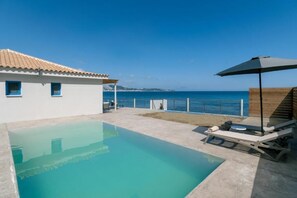 Outdoor pool - Astarte Villas - Bleu Beach Front Villa with Pool (Ζάκυνθος)