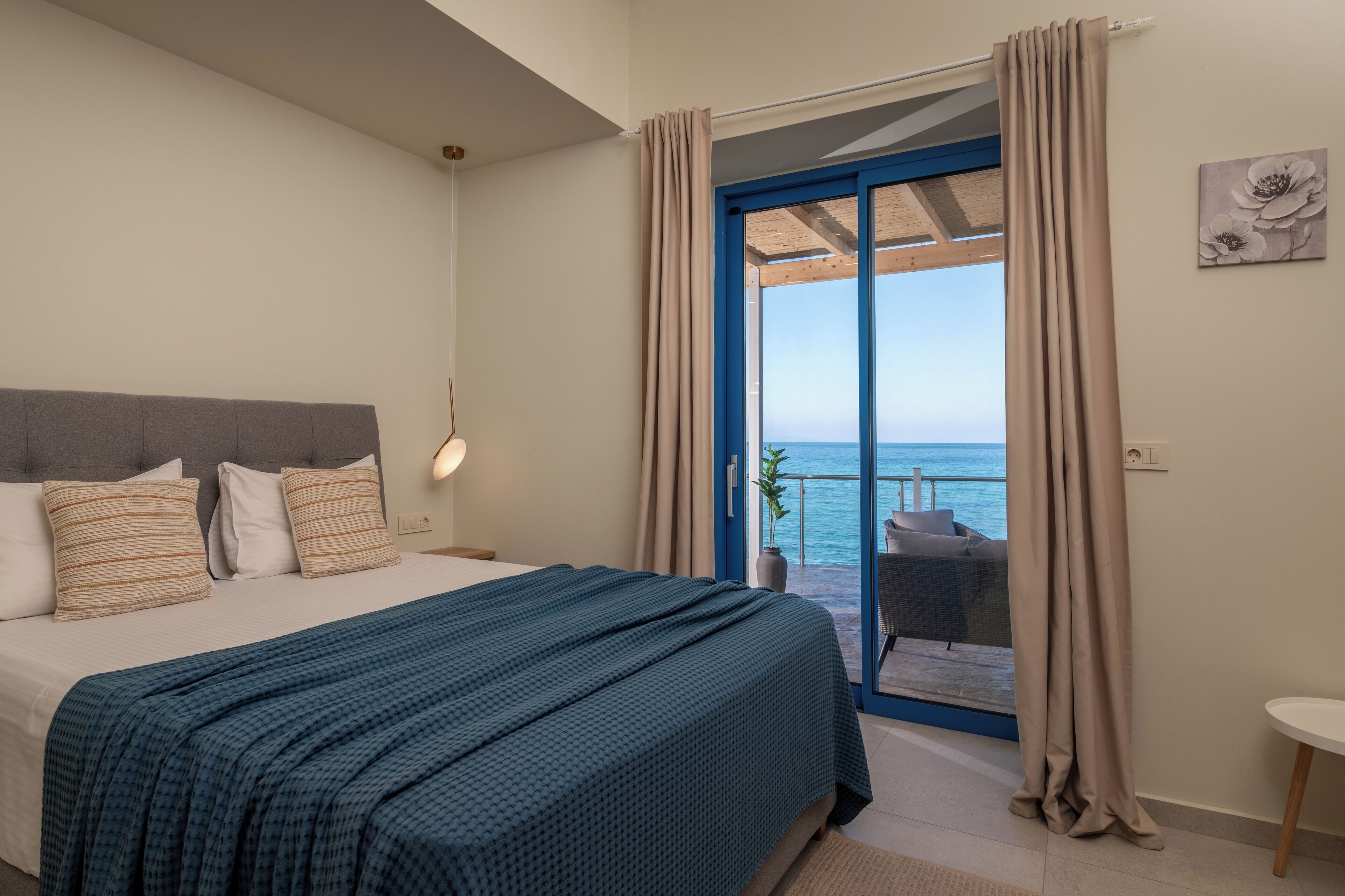 3 bedrooms, in-room safe, iron/ironing board, travel cot