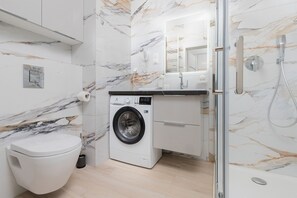 Shower, towels - Grano Residence Old Town by Renters (Gdansk)