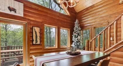 Boyne Mountain Cabin Upscale/Cozy
Close to Golf, Ski In/Out 4-bedroom w/Hot Tub