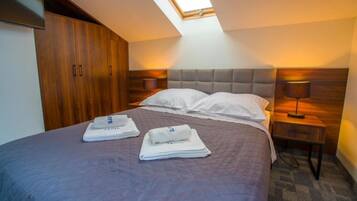 Deluxe Double Room | Desk, laptop workspace, free WiFi, bed sheets