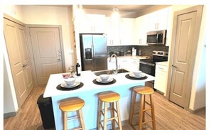 Private kitchen - ★Monochrome Luxury ★ (New Listing) (Houston)