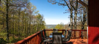 Villa With A View: View of Tioga-Hammond Lake