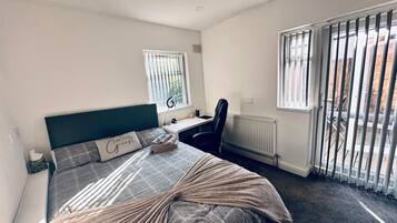 Apartment | 2 bedrooms, iron/ironing board, free WiFi, bed sheets