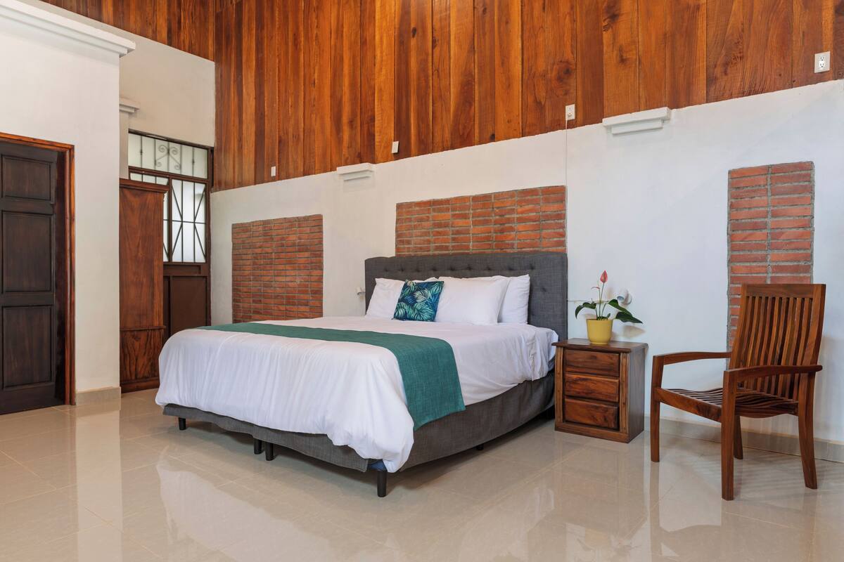 Honeymoon Suite | أغطية فراش  متميزة وواي فاي مجانًا وطراز فريد لكل وحدة وملاءات أسرّة