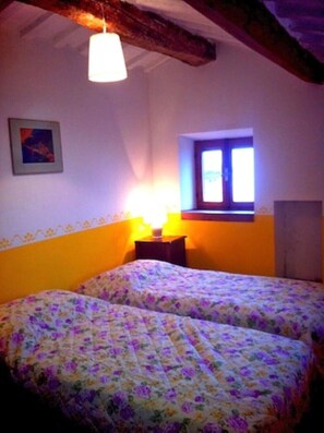 2 habitaciones, cuna de viaje, wifi y ropa de cama 