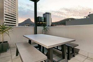 Basic Apartment, 2 Queen Beds | Outdoor dining