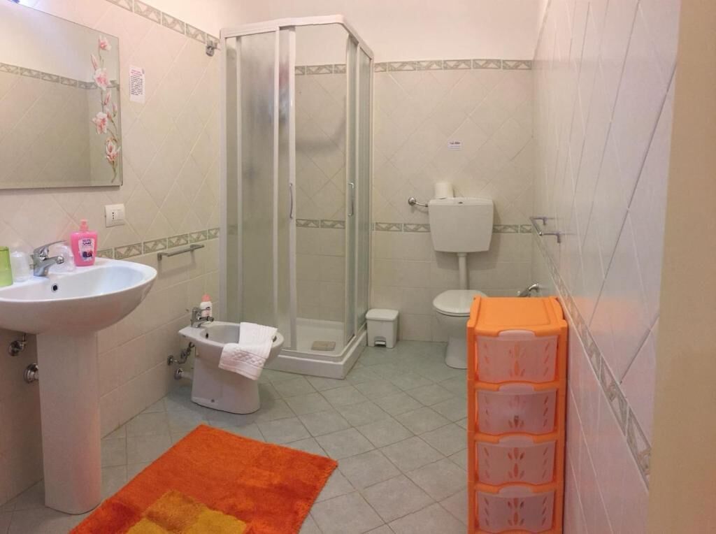 Produtos de toalete grátis, secador de cabelo