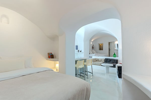 Crown Of Fira - Santorini