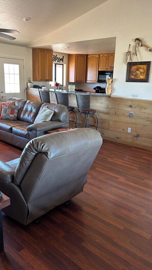 TV, fireplace - Clean home with a view, hunt Unit 23 in comfort! (Young)