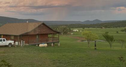 Clean home with a view, hunt Unit 23 in comfort!