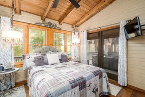 3 chambres, fer et planche à repasser, Wi-Fi, draps fournis