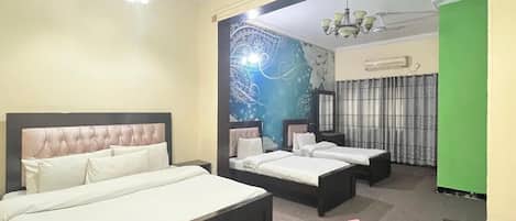 Habitación doble Deluxe | Tabla de planchar con plancha y wifi gratis