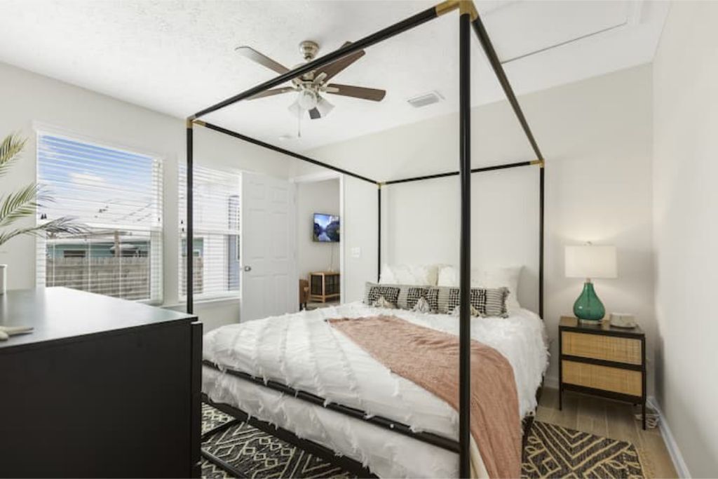 2 室のベッドルーム、WiFi