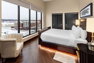 Minibar, desk, laptop workspace, free cribs/infant beds