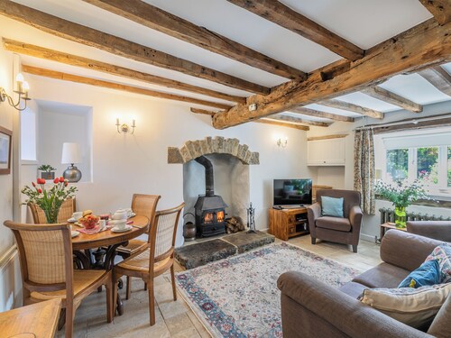 2 bedroom accommodation in Eyam, near Bakewell