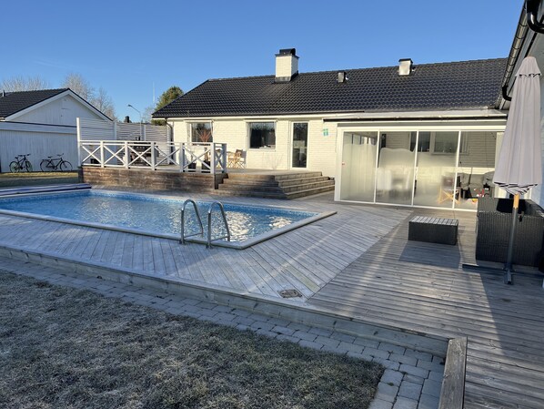 Outdoor pool - MI CASA TU CASA Villa Sweden - Nature Luxery (Uppsala län)
