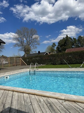 Outdoor pool - MI CASA TU CASA Villa Sweden - Nature Luxery (Uppsala län)