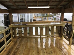 Property grounds - HOUSEBOAT 2br/1ba RENOVATED, MAIN DOCK, Sleeps 7-8/Venice Marina (Venice)