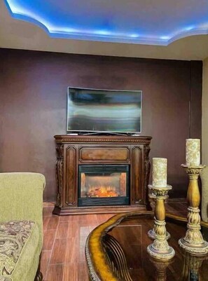 TV, fireplace