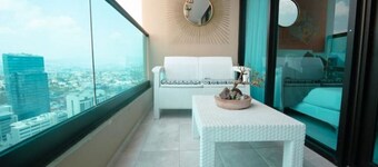 Luxury 3BR Apartment in Astria