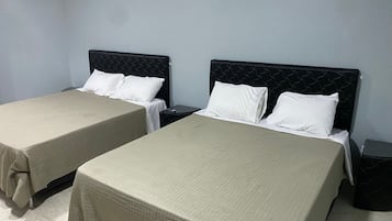 Kamar Quadruple Superior, 2 Tempat Tidur Queen | 1 kamar tidur, Wi-Fi gratis, dan seprai linen