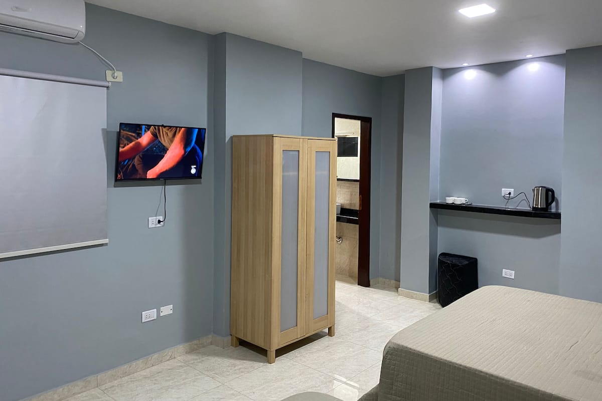 Chambre Quadruple Supérieure, 2 grands lits | 1 chambre, Wi-Fi gratuit, draps fournis