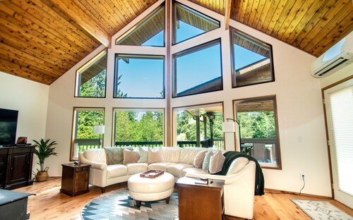 Big Pine Retreat in Forks, WA near the Calawah River