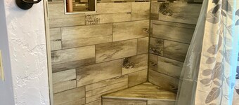 Downtown Townsend-Easy Access to all Amenities/Trails. Truck & Trailer Parking