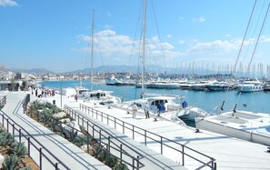 Apartment, 1 Queen Bed | Marina