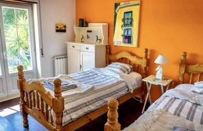 Ferienhaus | 4 Schlafzimmer, kostenloses WLAN, Bettwäsche