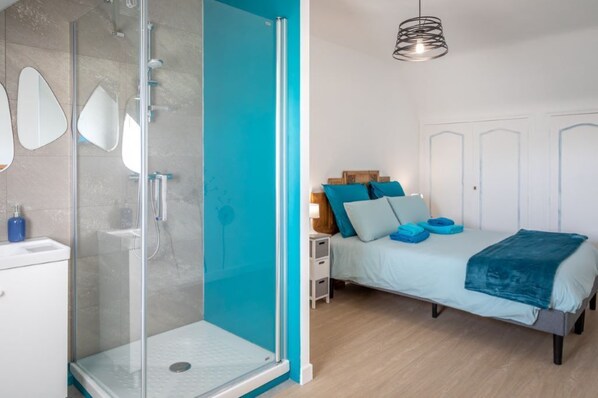 3 chambres, fer et planche Ă repasser, lit parapluie, Wi-Fi gratuit