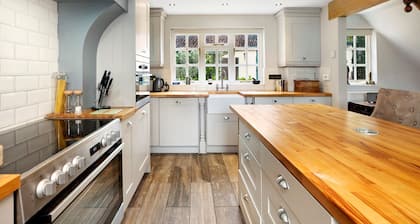 Colleton East Wing - Three Bedroom Villa, Sleeps 6