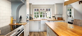 Colleton East Wing - Three Bedroom Villa, Sleeps 6