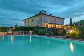 Indendørs pool, opvarmet pool