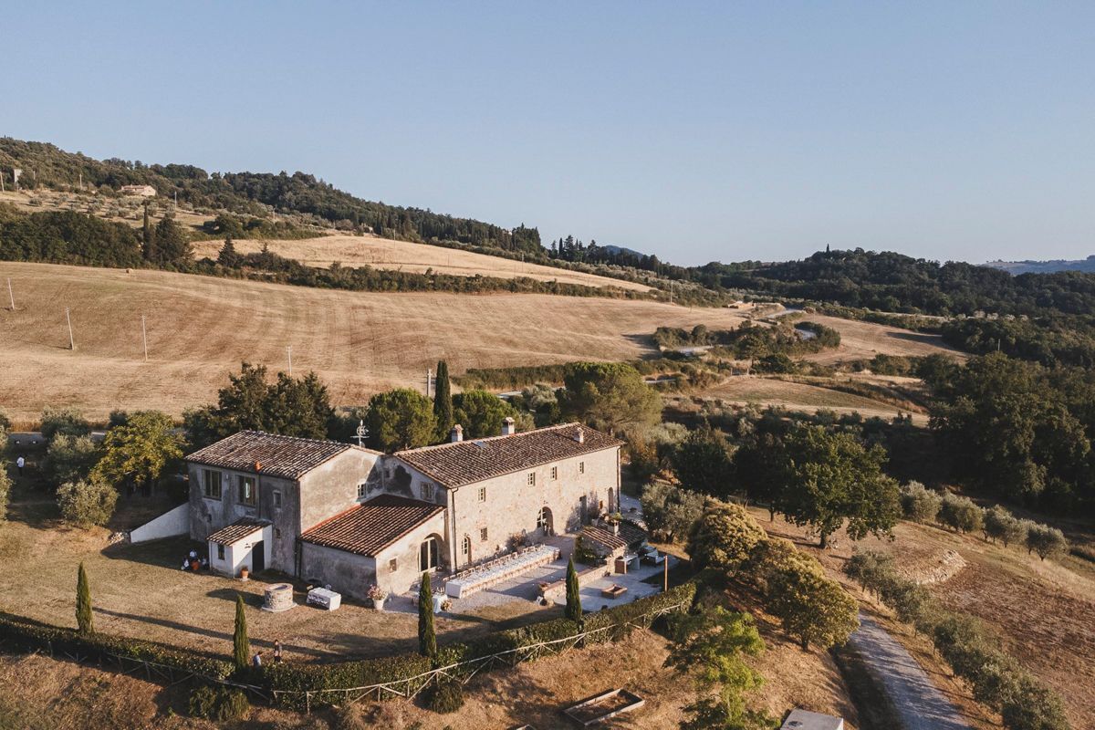 المنشأة من الخارج