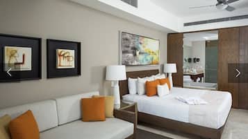 2 bedrooms, in-room safe, desk, iron/ironing board