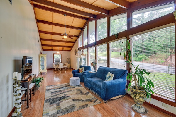 Montgomery Vacation Rental | 3BR | 2BA | 2,167 Sq Ft | Stairs Required to Enter