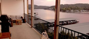 Welcome to our condo on the Lake!