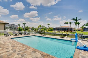 A heated pool - Pool & Gulf Access Canal: Chic Cape Coral Home! (Cape Coral)