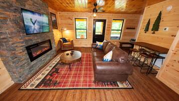 Een smart-tv en een open haard