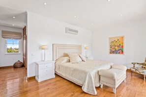 6 Schlafzimmer, Bügeleisen/Bügelbrett, Internetzugang, Bettwäsche