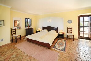 3 bedrooms, iron/ironing board, WiFi, bed sheets - Villa Andressa - Three Bedroom Villa, Sleeps 6 (Lagoa)