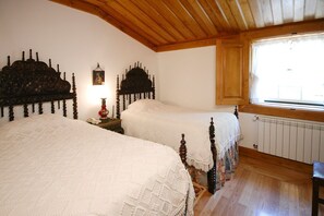 7 Schlafzimmer, Bügeleisen/Bügelbrett, Internetzugang, Bettwäsche