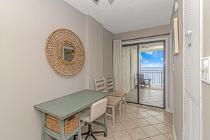 Interior - 🌊 New Owner Special 🌊 Cozy Oceanfront 💙 2 Bed 2 Bath Condo Suite 💙 4th Floor (North Myrtle Beach)