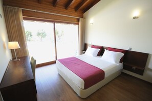 3 chambres, fer et planche à repasser, accès Internet, draps fournis